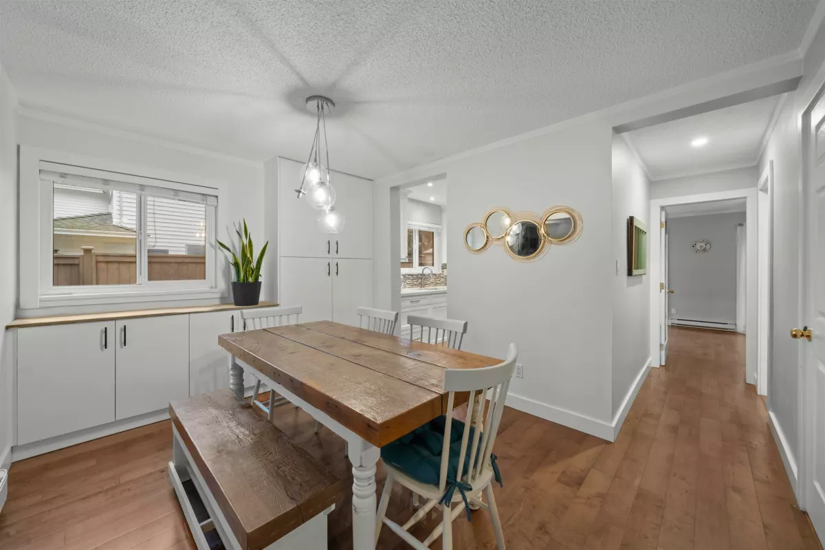 Kitchen Photo of 13507 15 Avenue, Surrey, BC