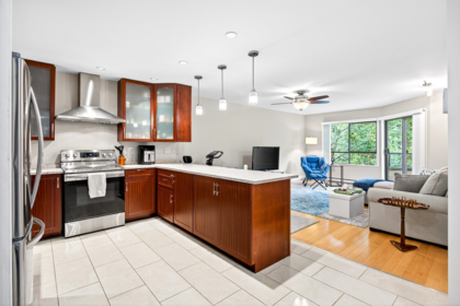 308 1690 Augusta Avenue, Burnaby, BC, Burnaby — Apartment/Condo for sale