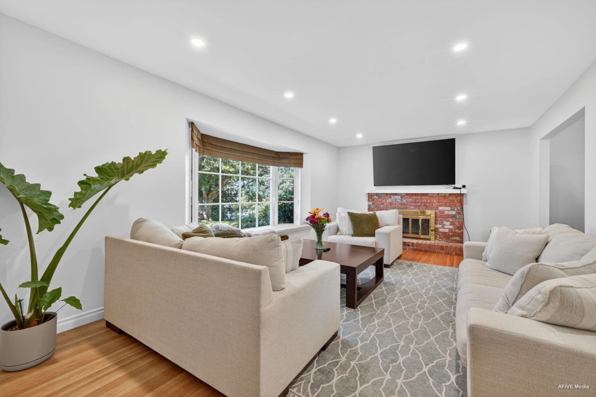 Breakfast Nook Photo of 3380 Glasgow Street, Port Coquitlam, BC