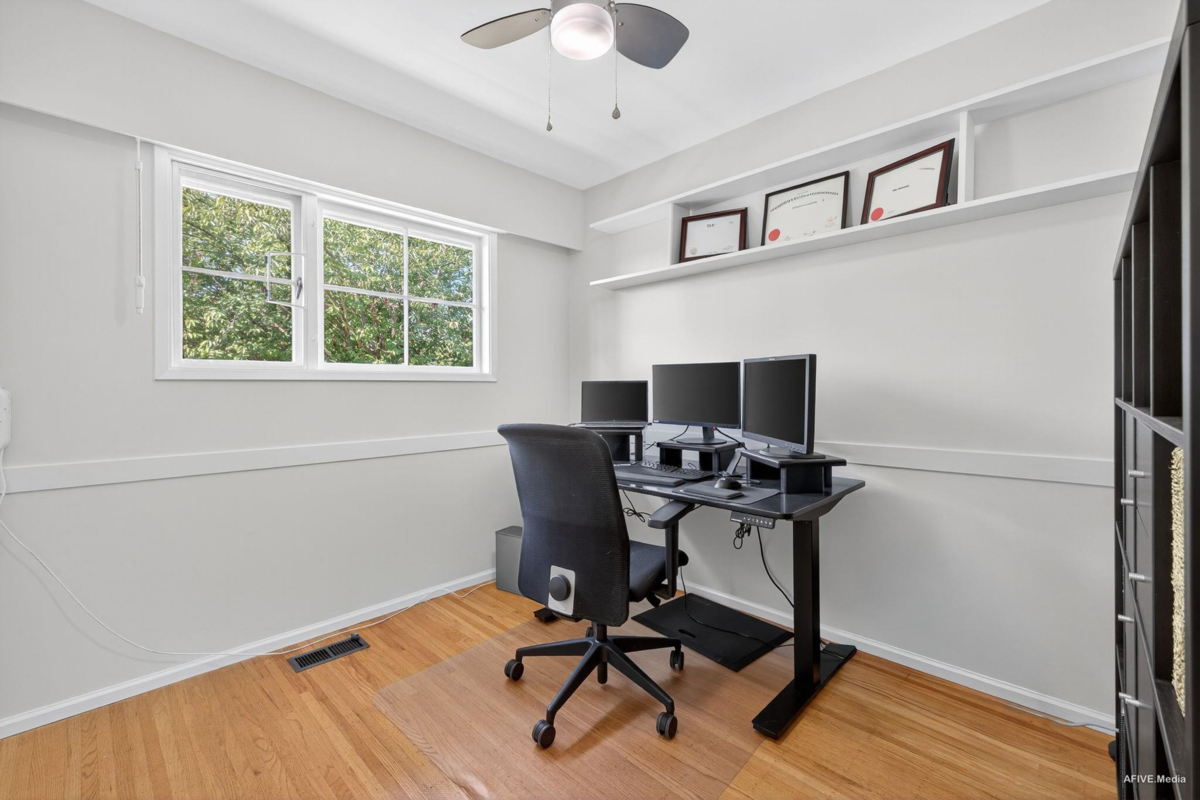 Laundry Room Photo of 3380 Glasgow Street, Port Coquitlam, BC