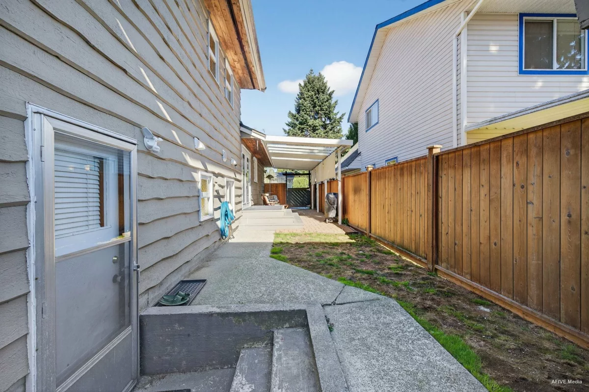 Swimming Pool Photo of 3380 Glasgow Street, Port Coquitlam, BC