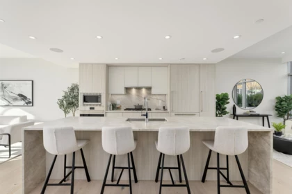 Kitchen Island Photo of 790 Arthur Erickson Place, West Vancouver, BC