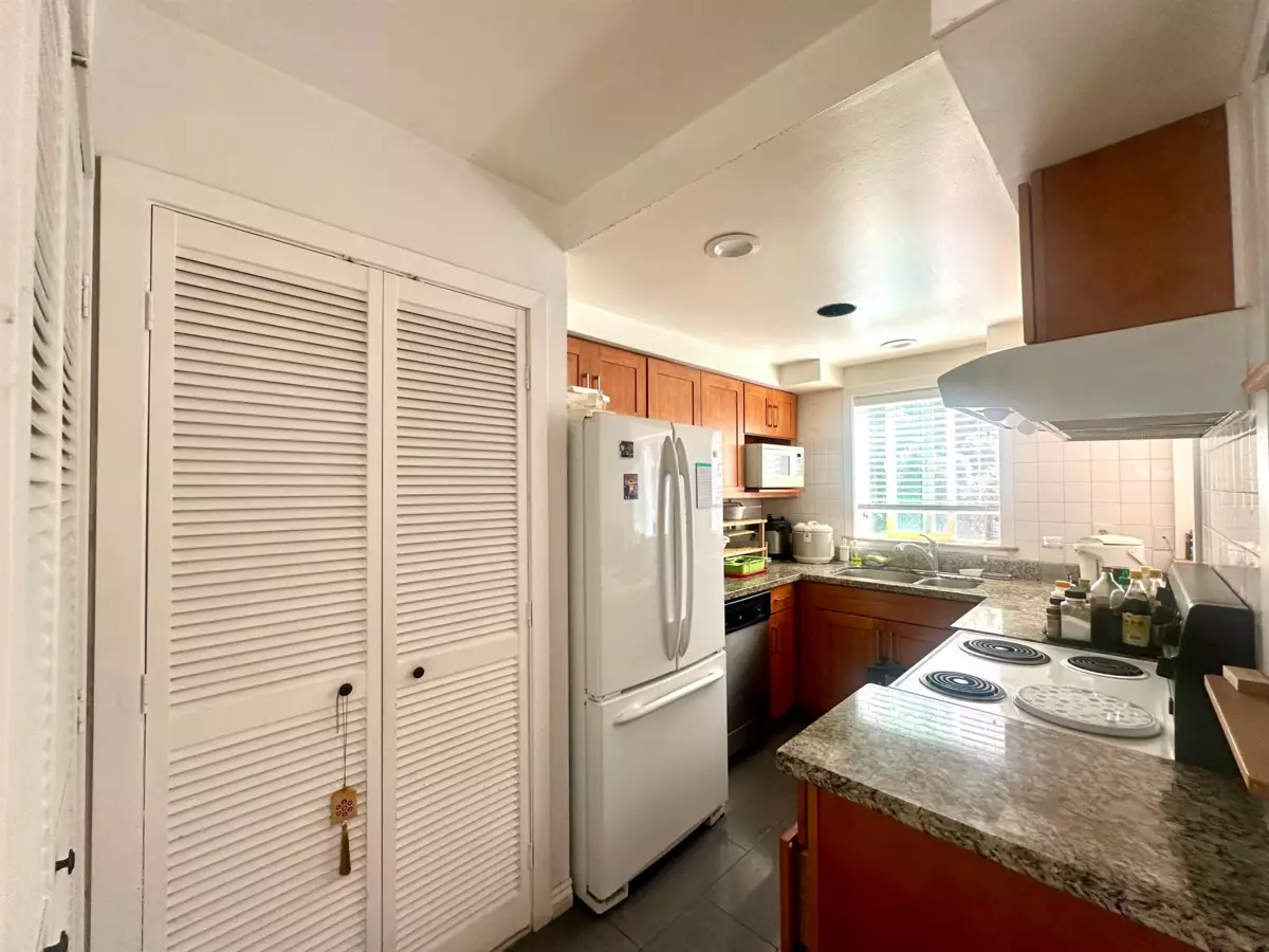 Guest Bathroom Photo of 11 8700 Blundell Road, Richmond, BC