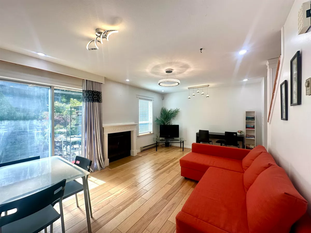 Primary Bathroom Photo of 11 8700 Blundell Road, Richmond, BC