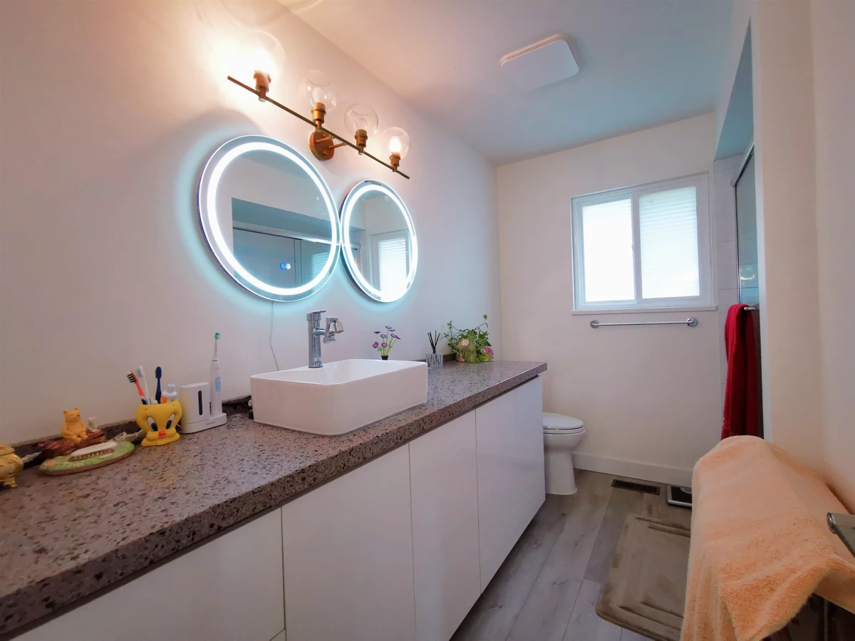 Primary Bathroom Photo of 7460 Thormanby Crescent, Richmond, BC