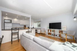 8 1235 W 10th Avenue, Vancouver, BC