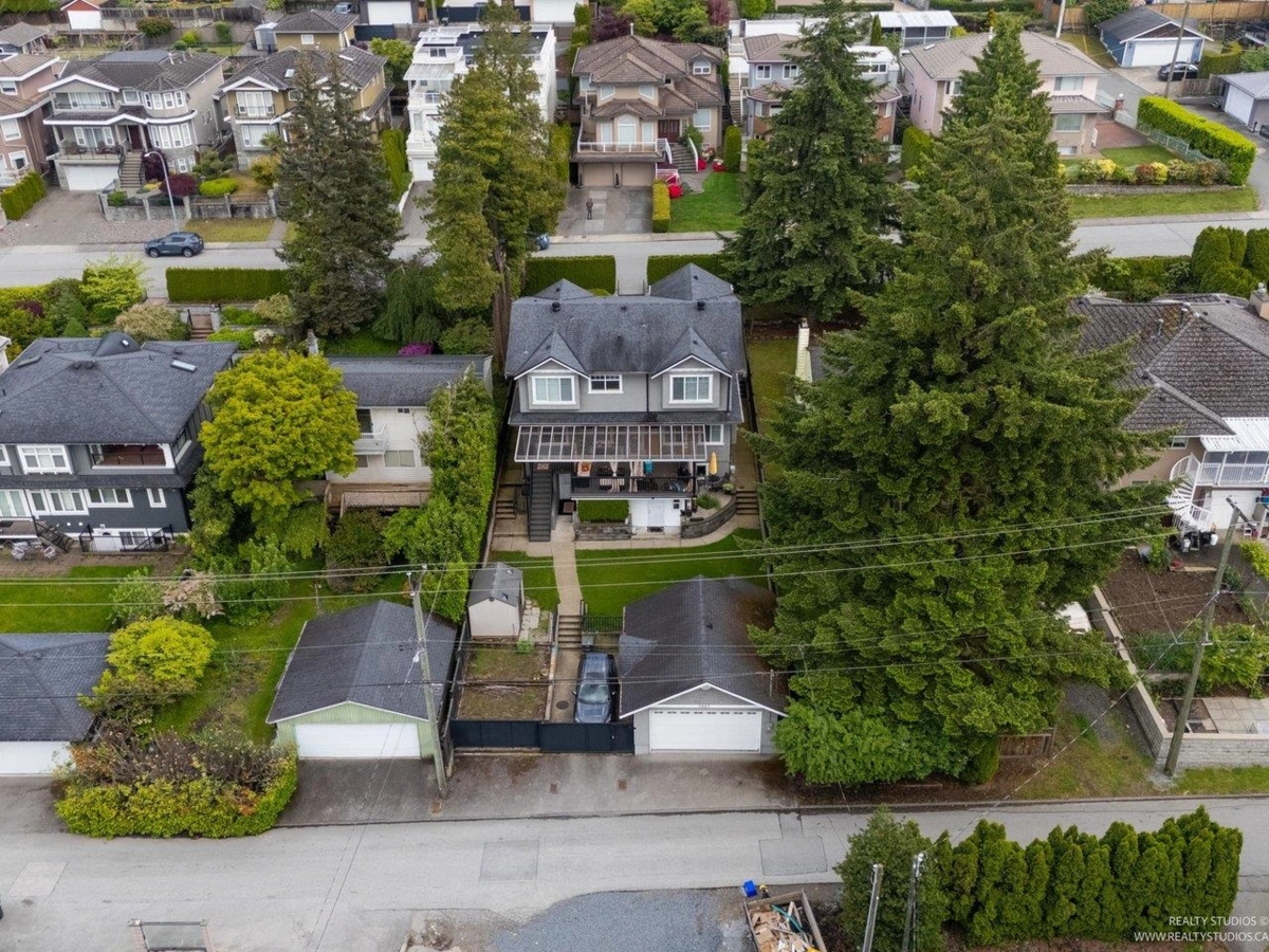 Hot Tub / Spa Photo of 7227 Barnet Road, Burnaby, BC