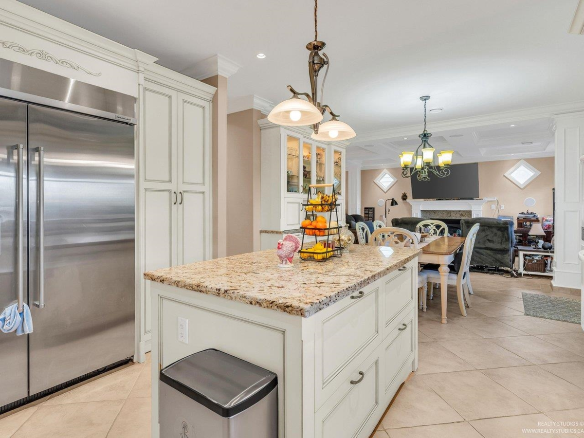 Primary Bathroom Photo of 7227 Barnet Road, Burnaby, BC