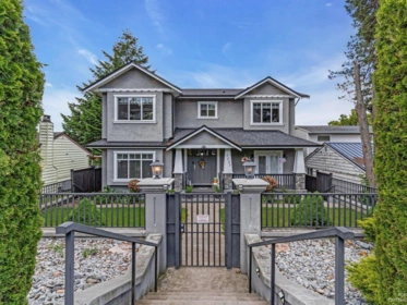 7227 Barnet Road, Burnaby, BC, Burnaby — Single Family Residence for sale