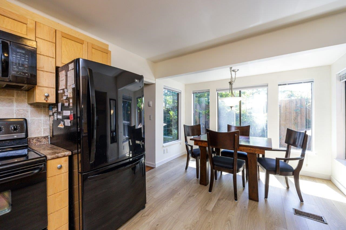 Breakfast Nook Photo of 1061 Gladwin Drive, North Vancouver, BC