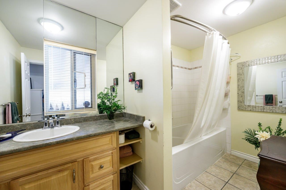 Guest Bathroom Photo of 1061 Gladwin Drive, North Vancouver, BC