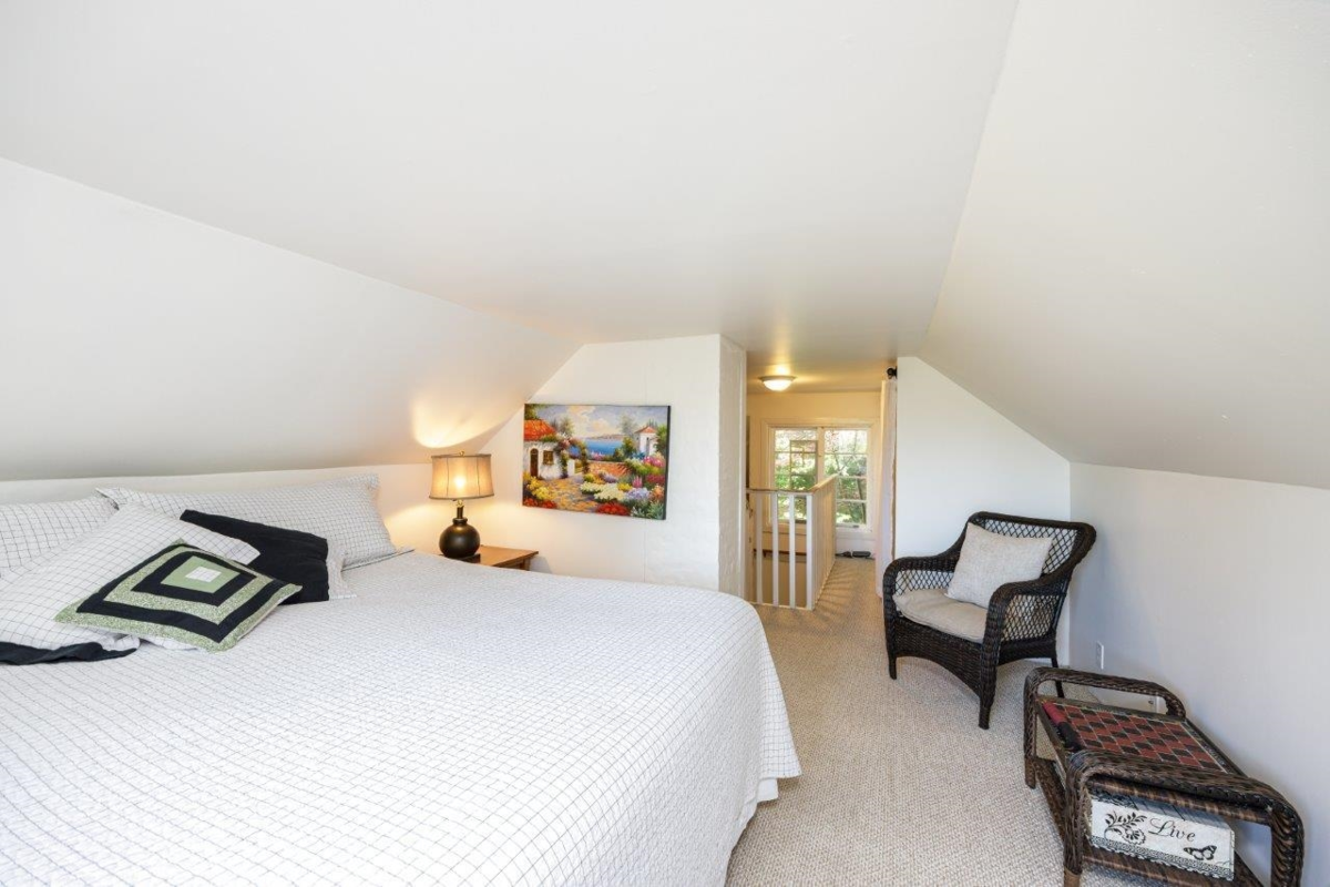 Laundry Room Photo of 1061 Gladwin Drive, North Vancouver, BC