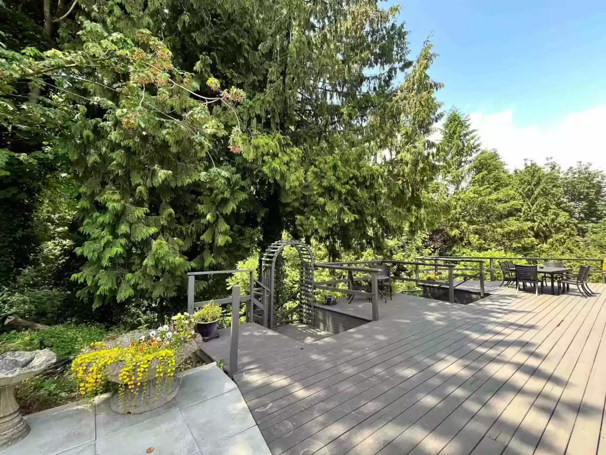 Breakfast Nook Photo of 11285 133a Street, Surrey, BC