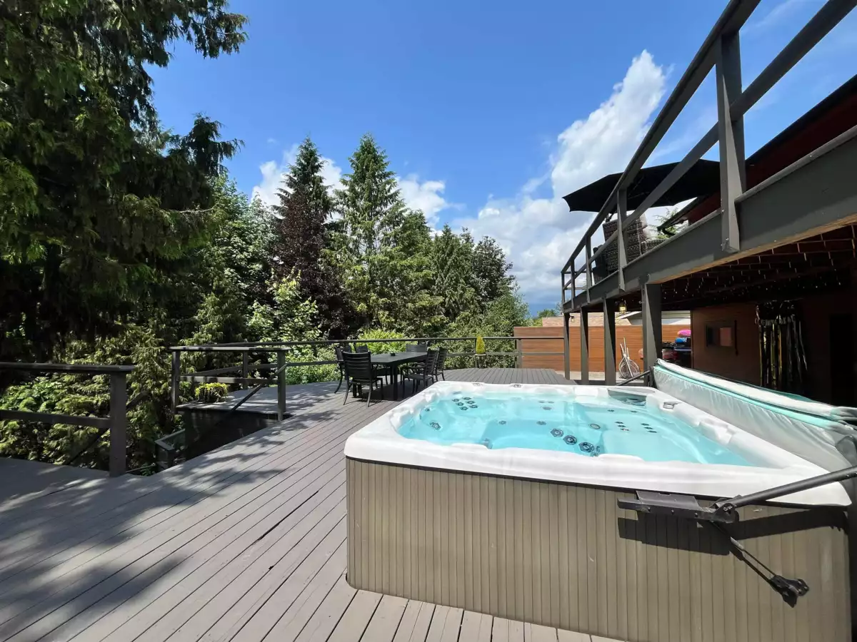 Family Room Photo of 11285 133a Street, Surrey, BC