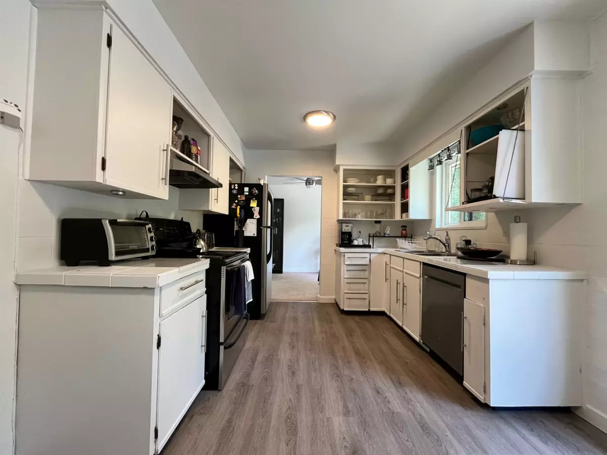 Guest Bathroom Photo of 11285 133a Street, Surrey, BC