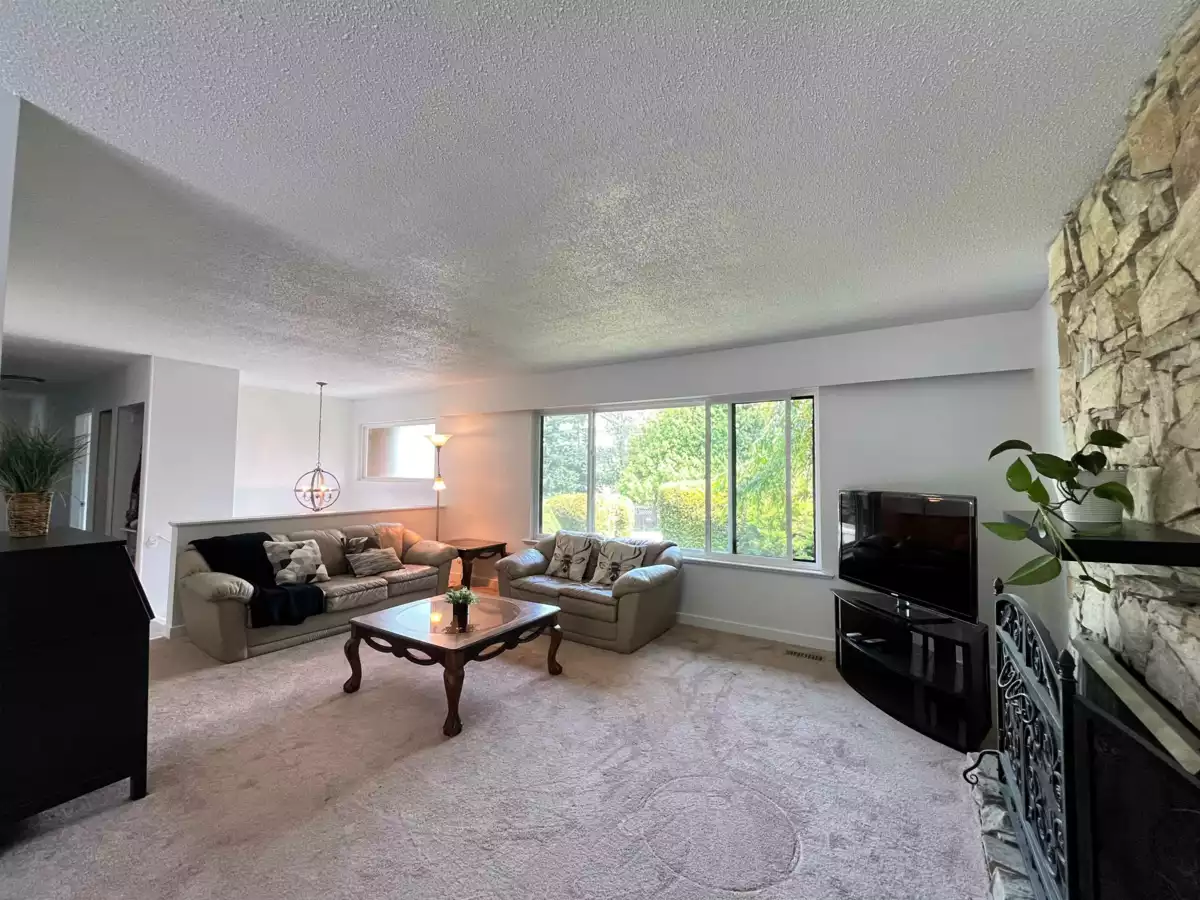 Walk-In Closet Photo of 11285 133a Street, Surrey, BC