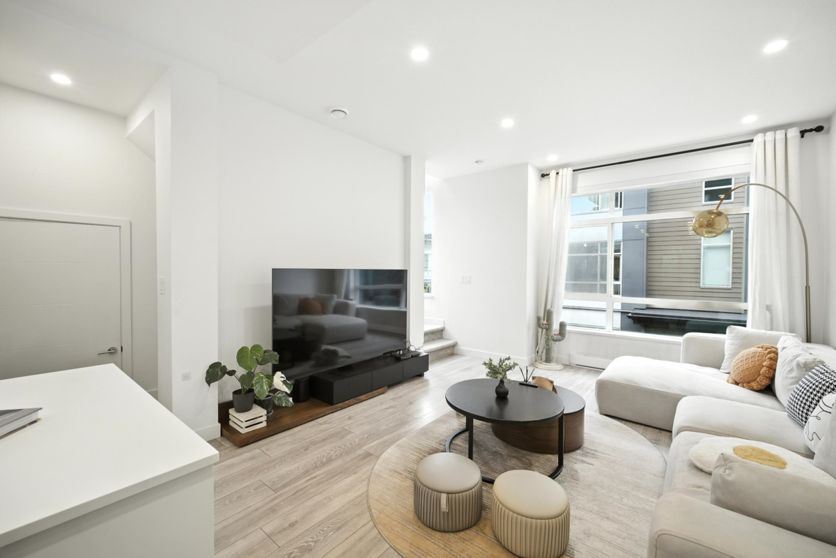 Living Room Photo of 43 10511 No. 5 Road, Richmond, BC