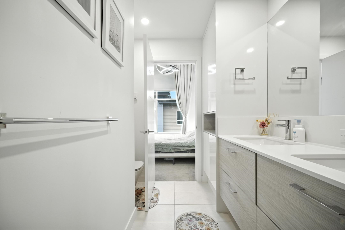 Powder Room Photo of 43 10511 No. 5 Road, Richmond, BC