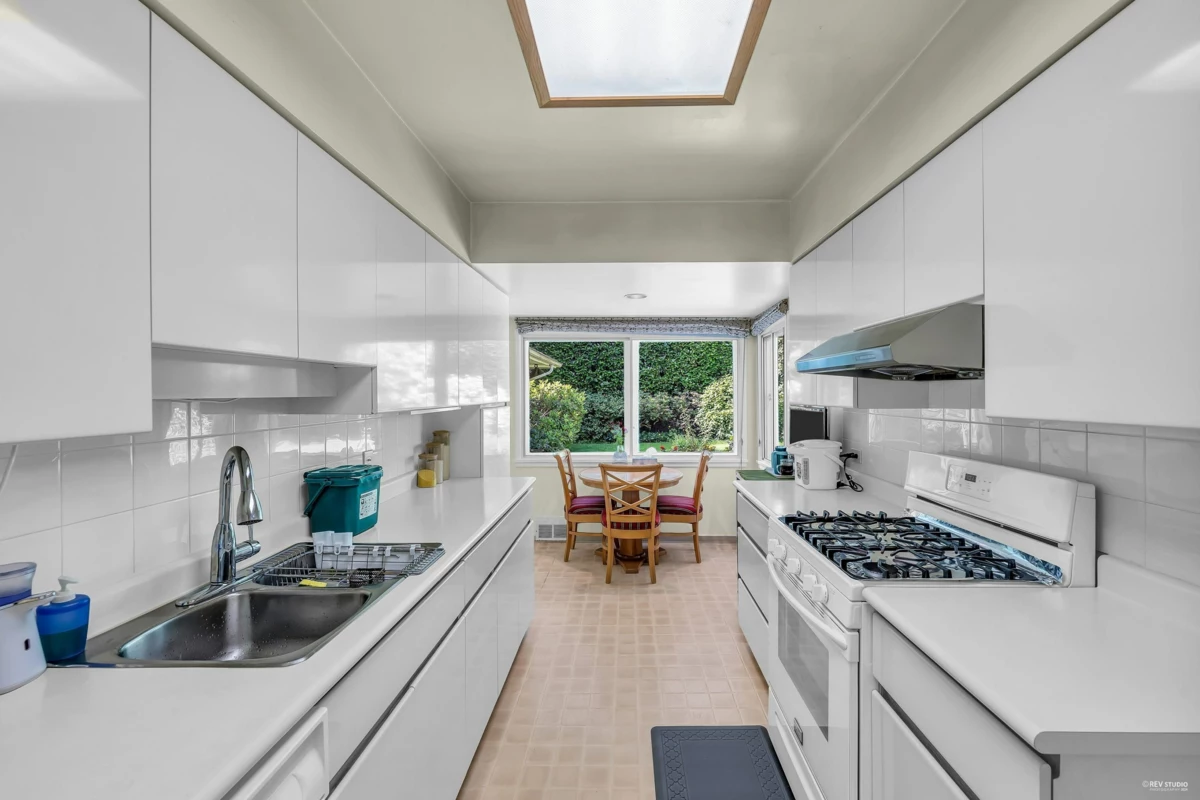 Primary Bathroom Photo of 1258 W 33rd Avenue, Vancouver, BC