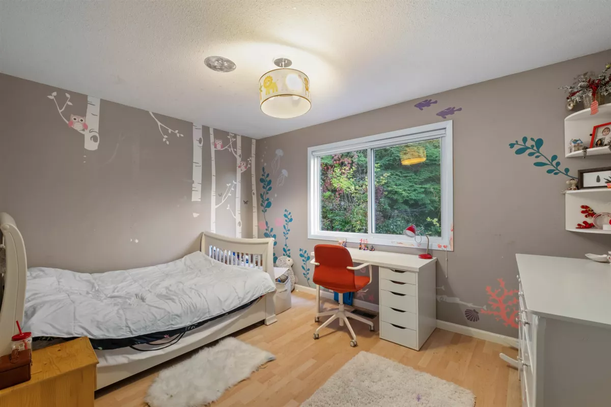 Garden / Landscaping Photo of 311 April Road, Port Moody, BC