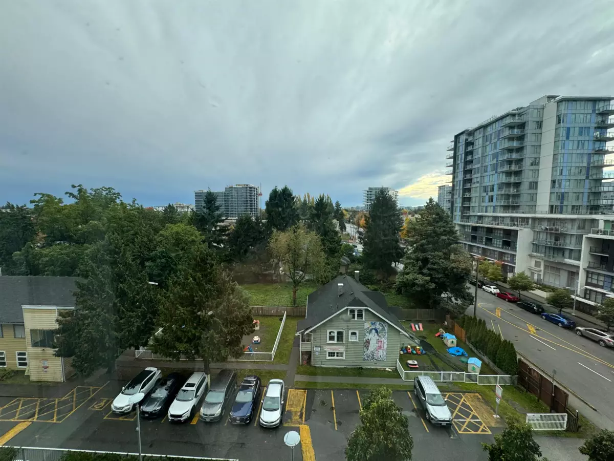 Basement Recreation Room Photo of 801 8800 Hazelbridge Way, Richmond, BC