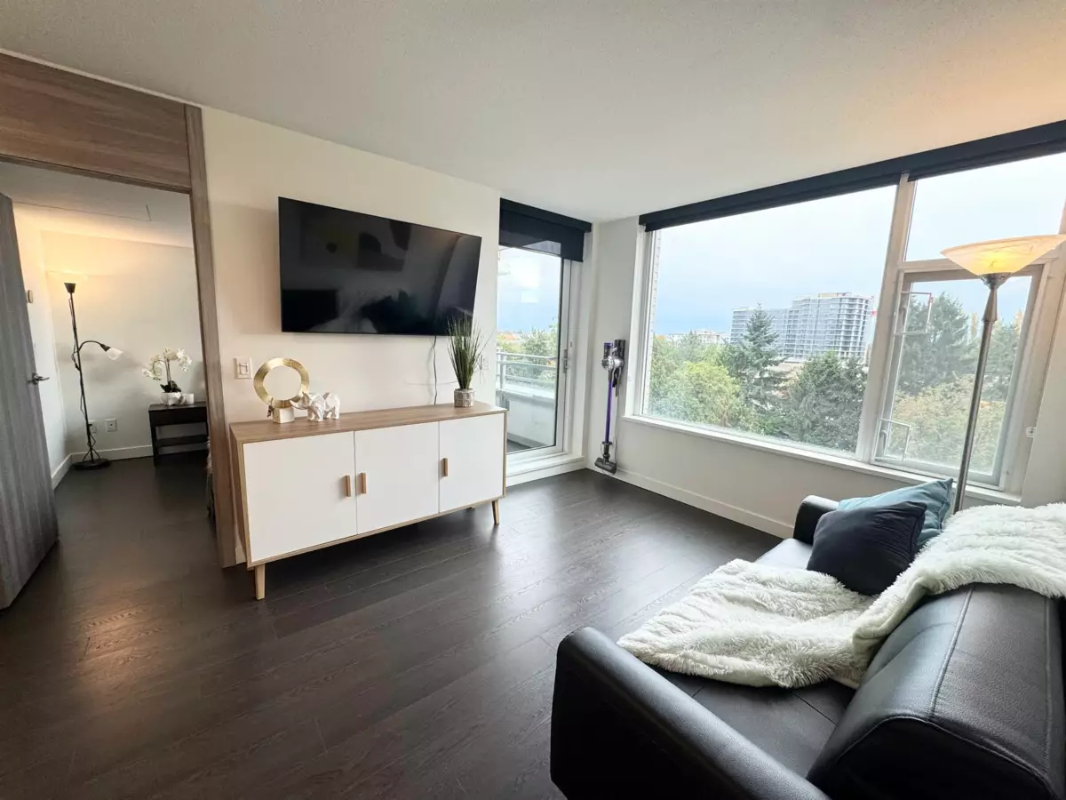 Laundry Room Photo of 801 8800 Hazelbridge Way, Richmond, BC