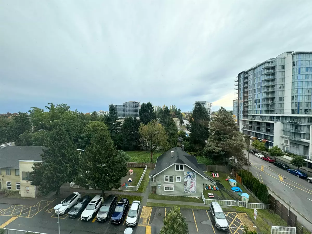 Mudroom Photo of 801 8800 Hazelbridge Way, Richmond, BC