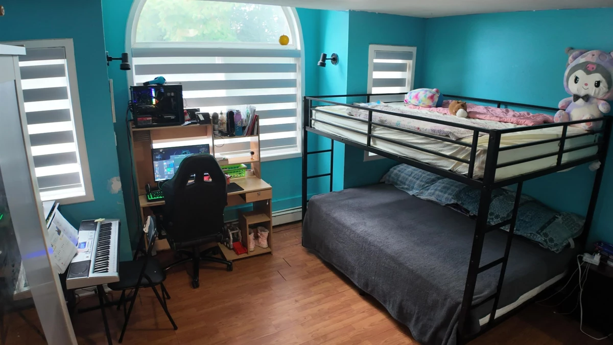 Laundry Room Photo of 8222 144 Street, Surrey, BC