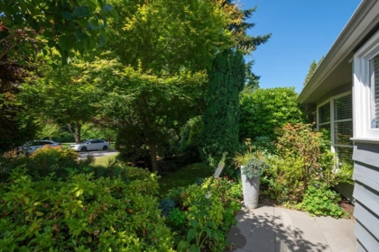 1132 Maplewood Crescent, North Vancouver, BC, North Vancouver — Single Family Residence for sale