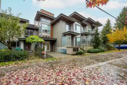 313 5460 Broadway Street, Burnaby, BC, Burnaby — Apartment/Condo for sale