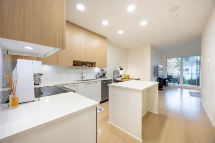 313 5460 Broadway Street, Burnaby, BC, Burnaby — Apartment/Condo for sale