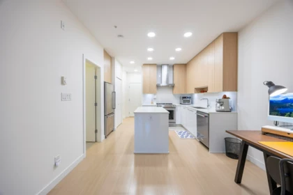 313 5460 Broadway Street, Burnaby, BC, Burnaby — Apartment/Condo for sale
