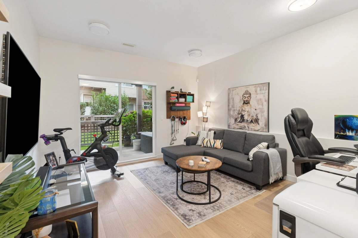 Front Yard Photo of 139 2000 Panorama Drive, Port Moody, BC