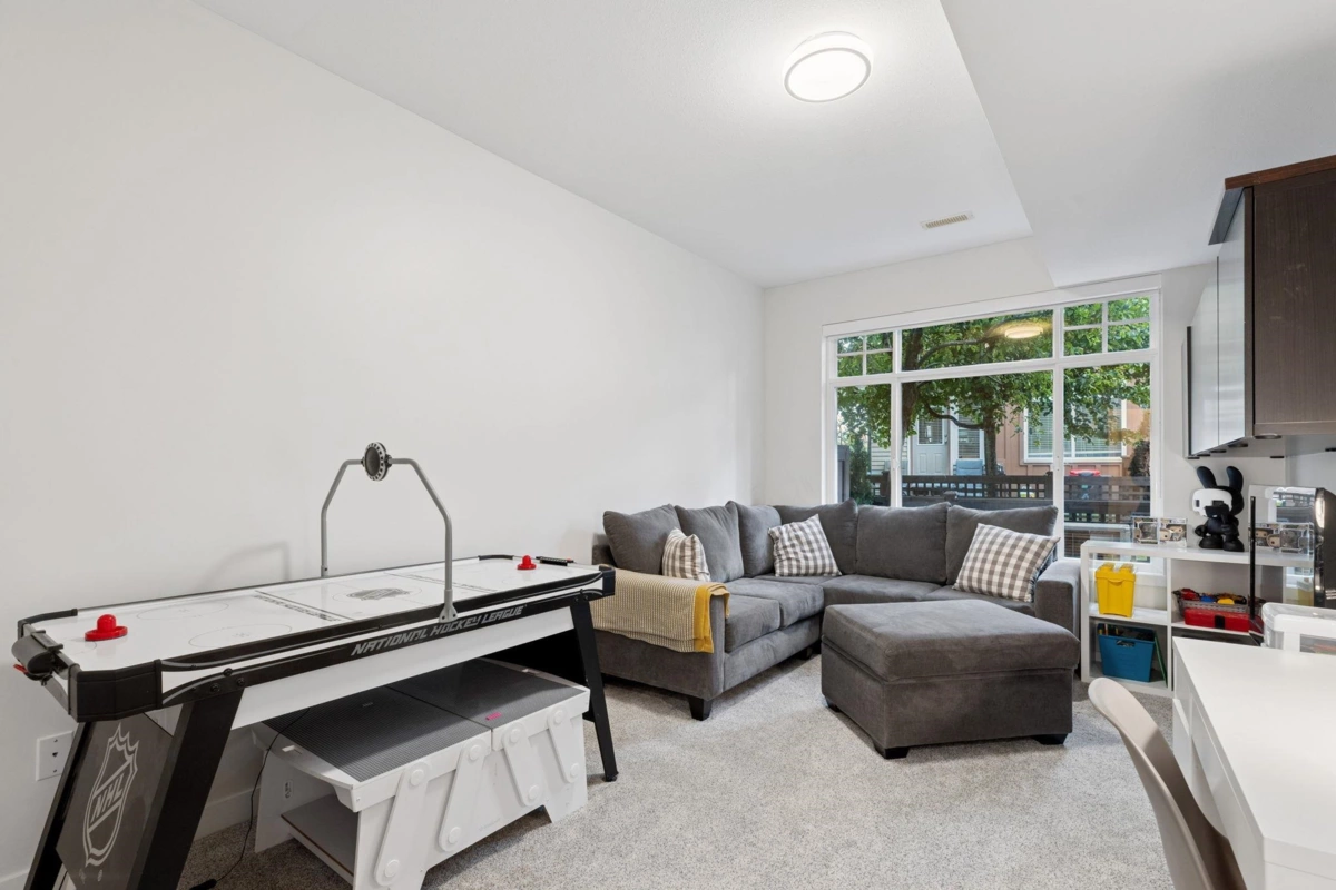 Garden / Landscaping Photo of 139 2000 Panorama Drive, Port Moody, BC