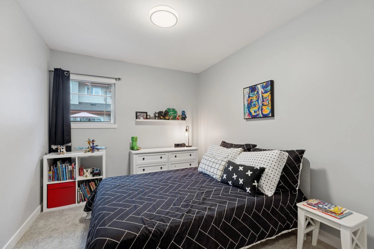 Hallway Photo of 139 2000 Panorama Drive, Port Moody, BC