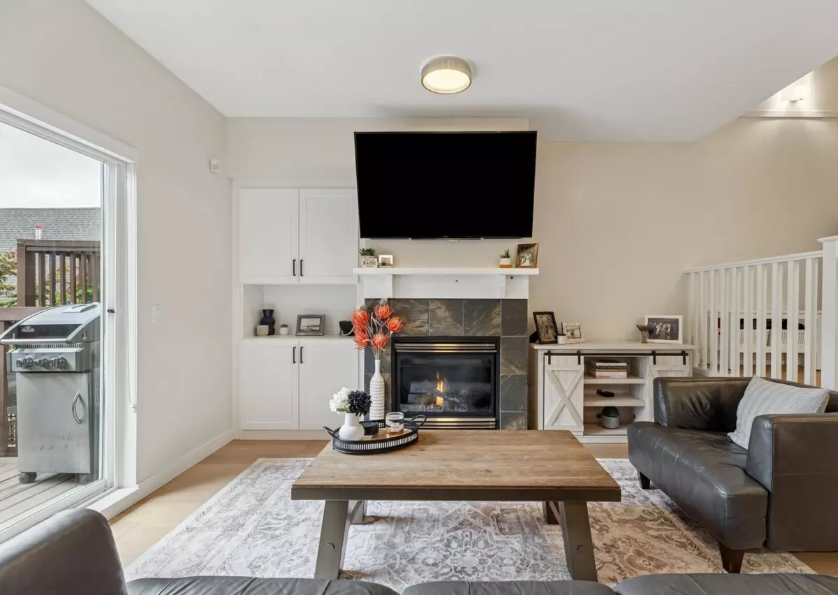 Living Room Photo of 139 2000 Panorama Drive, Port Moody, BC