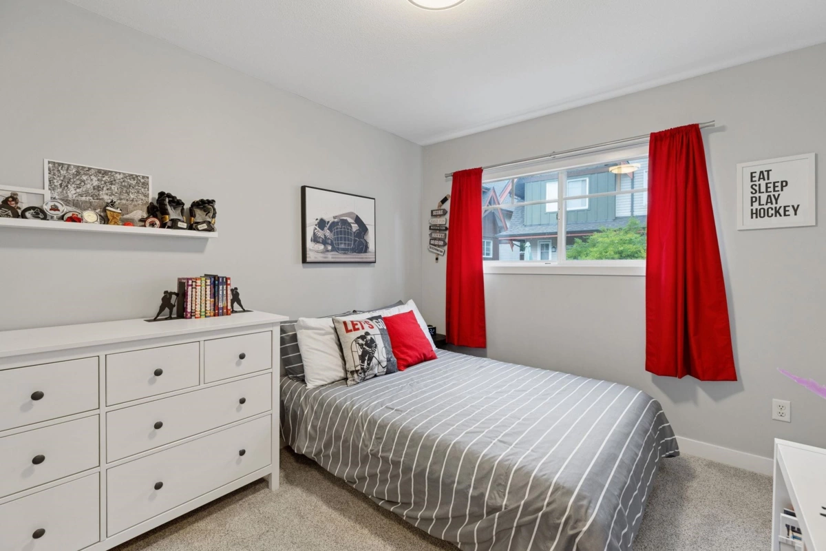 Mudroom Photo of 139 2000 Panorama Drive, Port Moody, BC