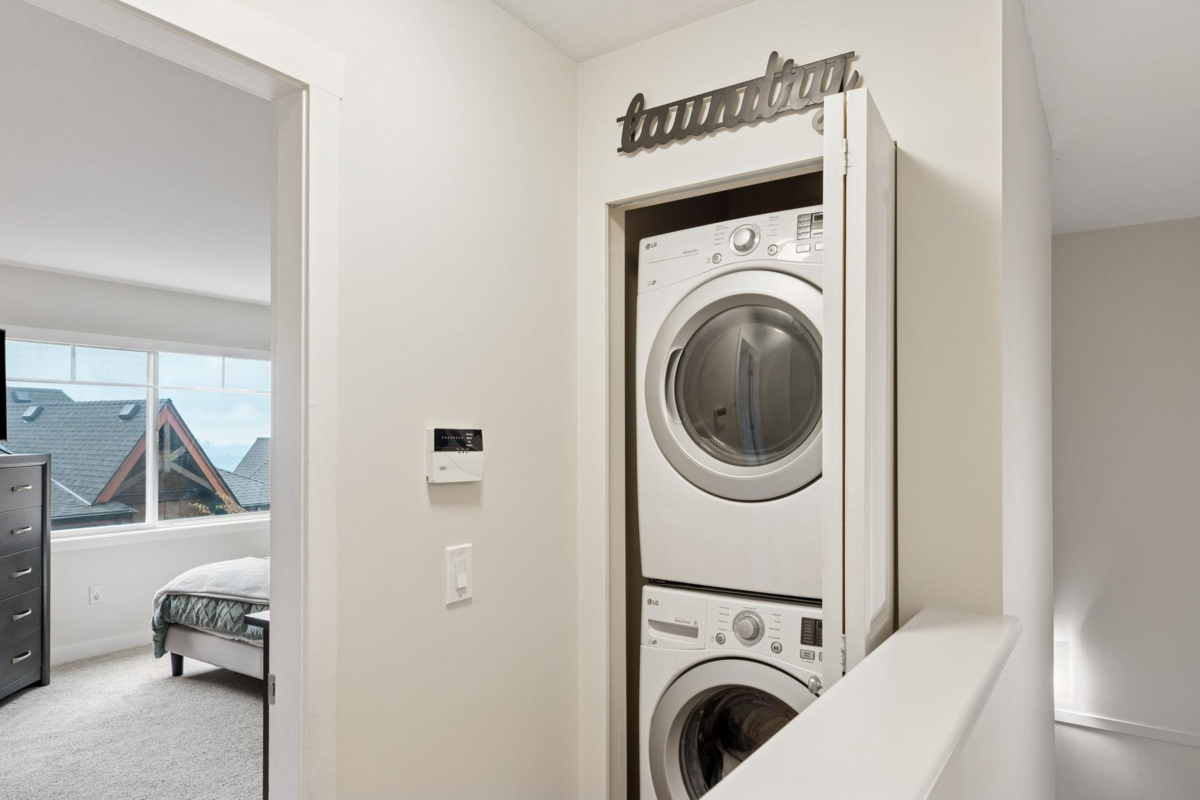 Outdoor Patio Photo of 139 2000 Panorama Drive, Port Moody, BC