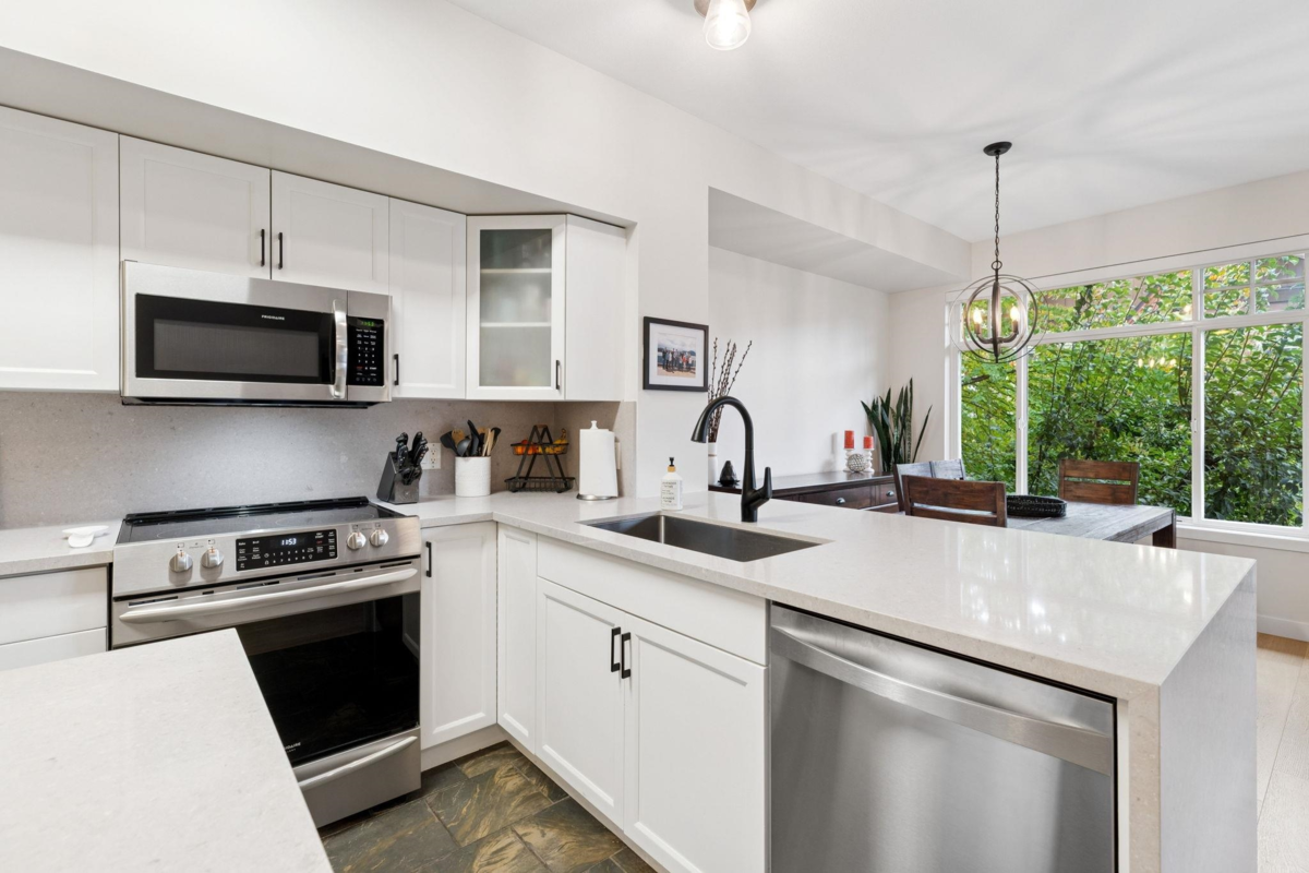 Powder Room Photo of 139 2000 Panorama Drive, Port Moody, BC