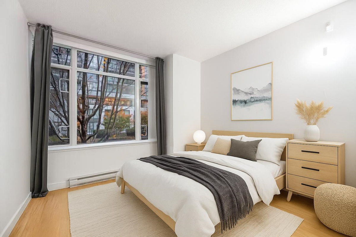 Kitchen Photo of 1 3111 Corvette Way, Richmond, BC