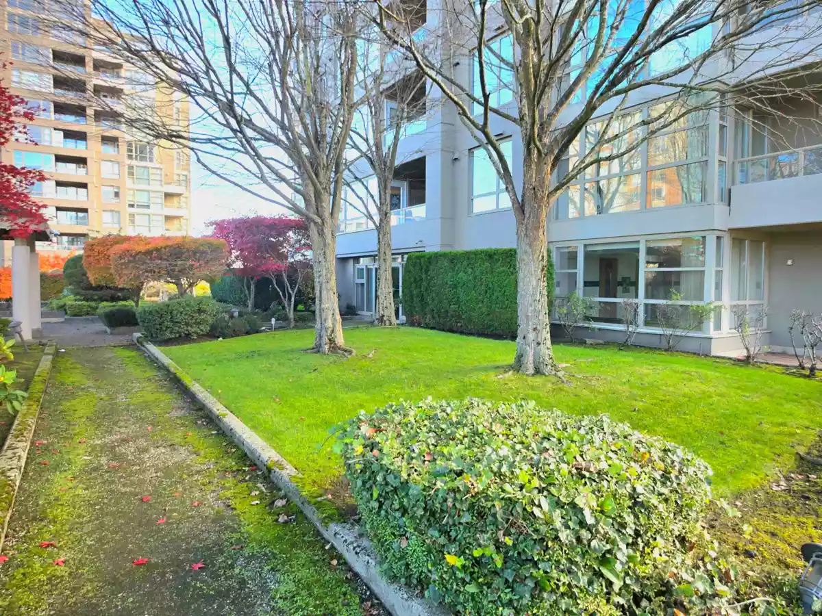 Laundry Room Photo of 908 8297 Saba Road, Richmond, BC