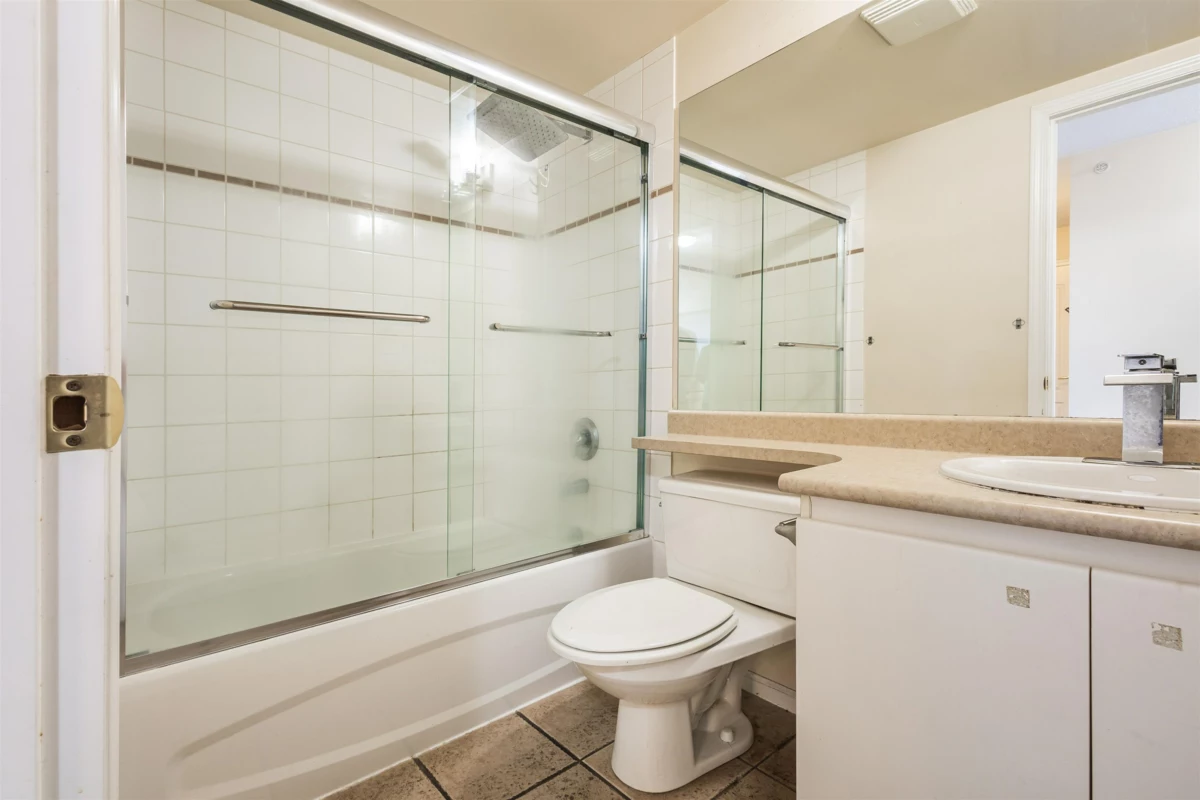 Walk-In Closet Photo of 908 8297 Saba Road, Richmond, BC