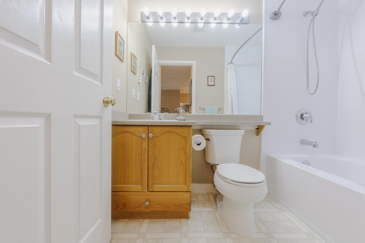 Entry Foyer Photo of 111 12464 191b Street, Pitt Meadows, BC