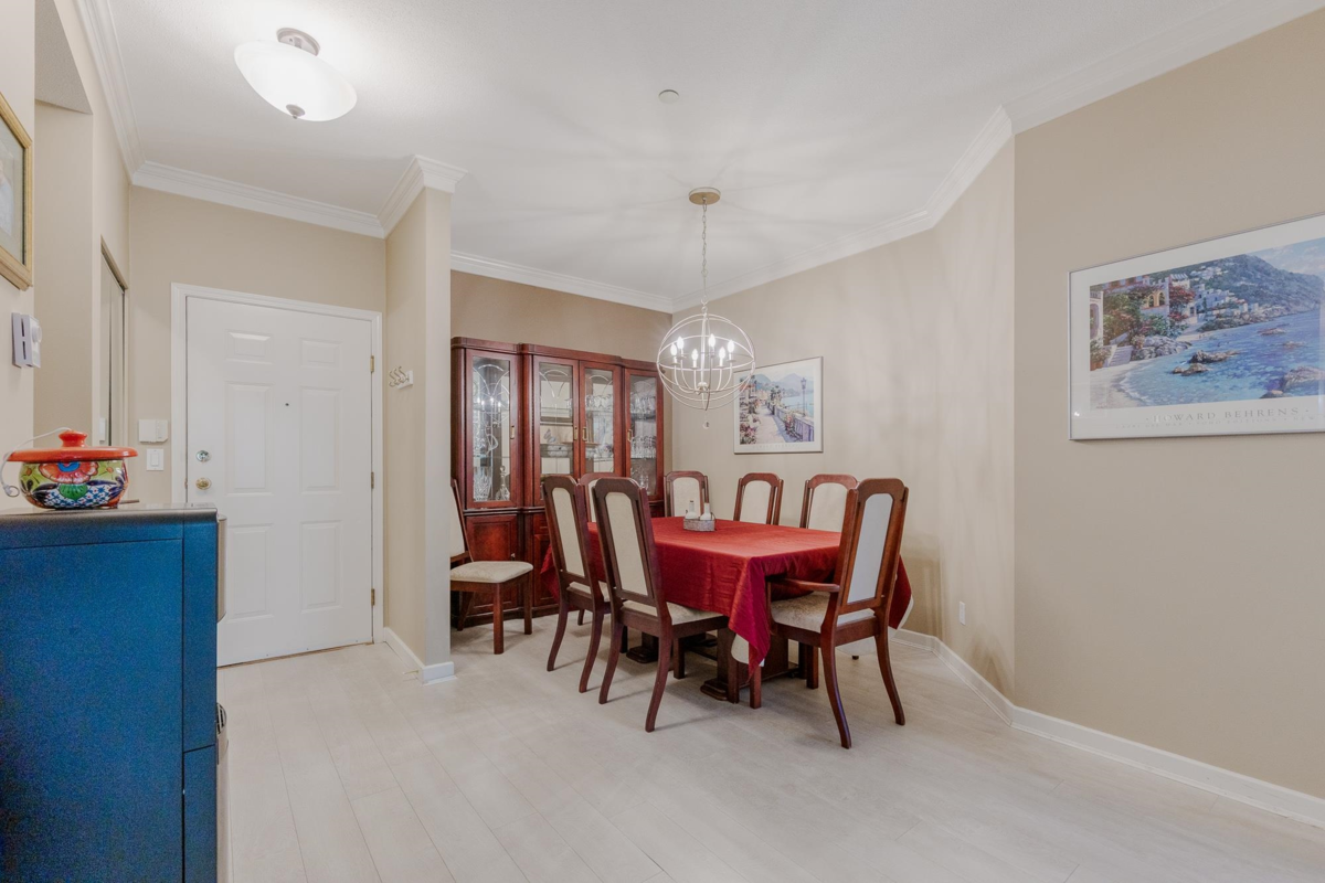 Primary Bathroom Photo of 111 12464 191b Street, Pitt Meadows, BC