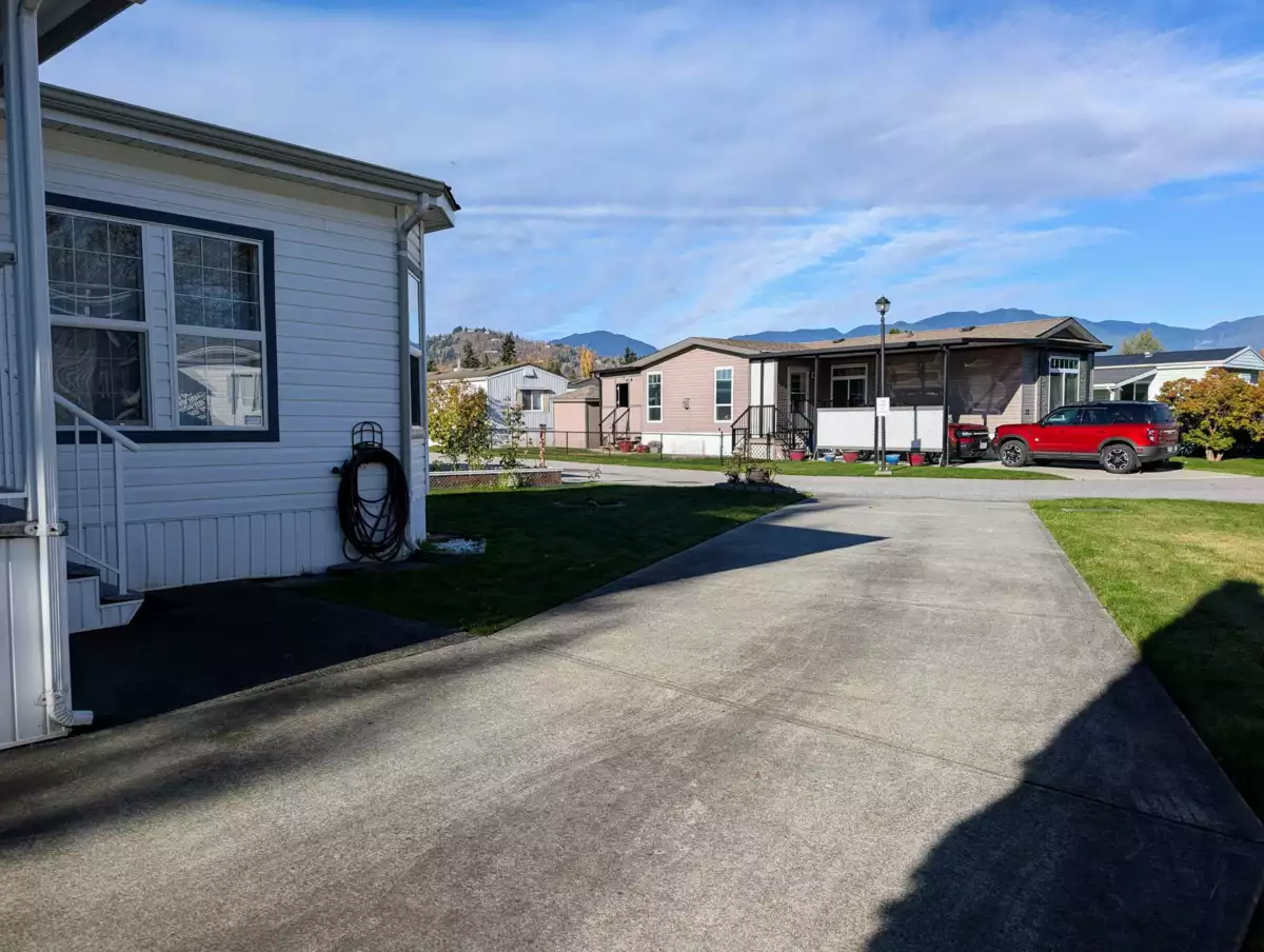 Family Room Photo of 22 7610 Evans Road, Chilliwack, BC