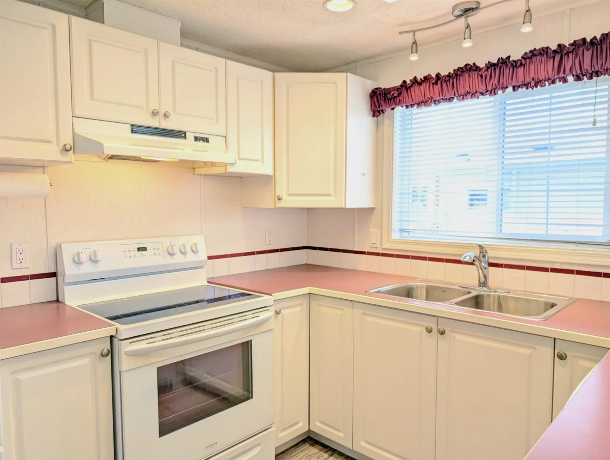 Laundry Room Photo of 22 7610 Evans Road, Chilliwack, BC