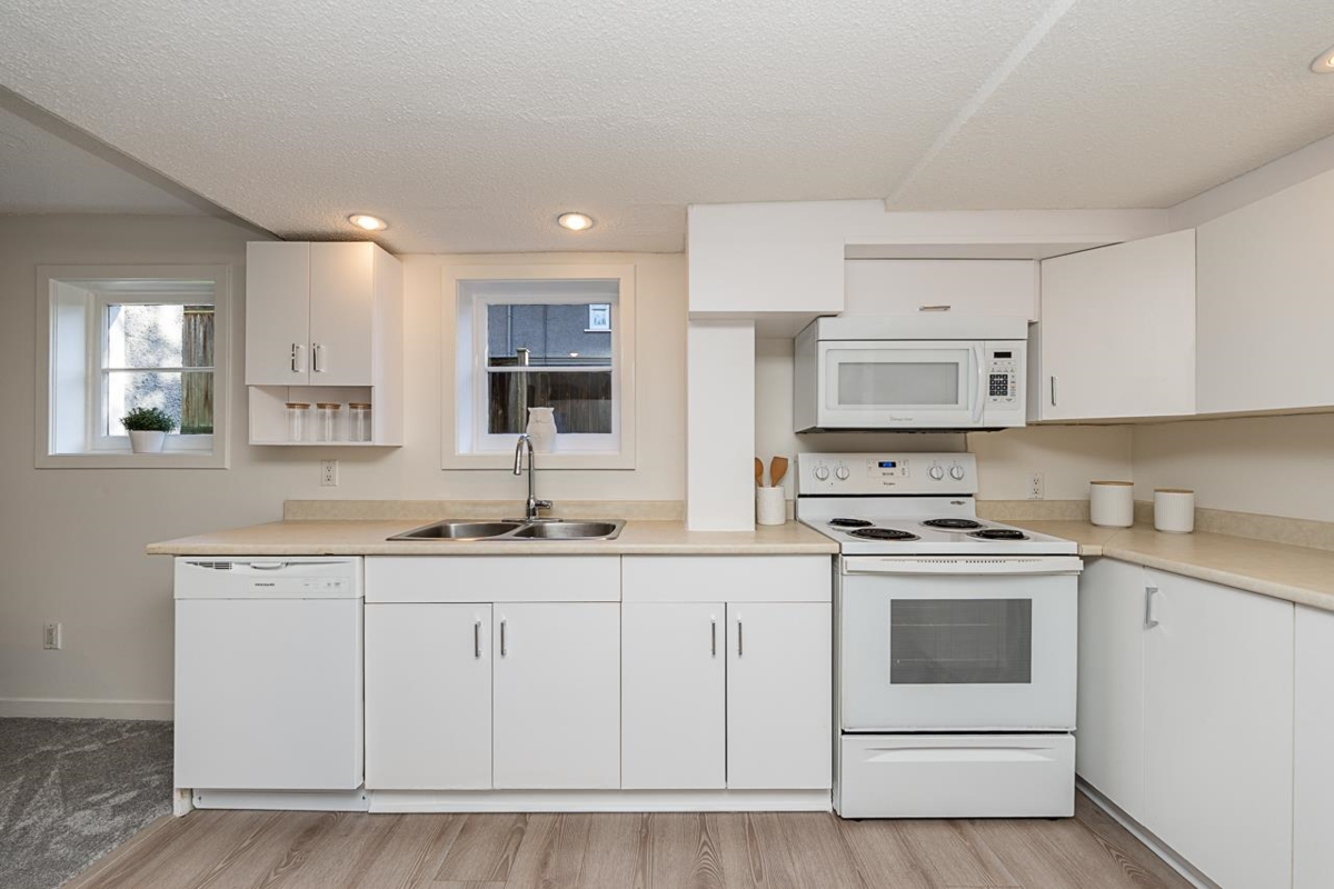 Backyard Photo of 1258 Jefferson Avenue, West Vancouver, BC