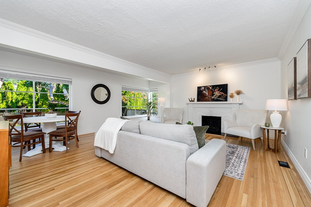 Family Room Photo of 1258 Jefferson Avenue, West Vancouver, BC