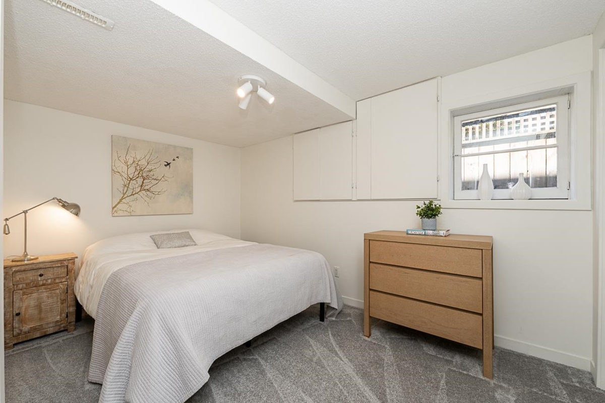 Front Yard Photo of 1258 Jefferson Avenue, West Vancouver, BC