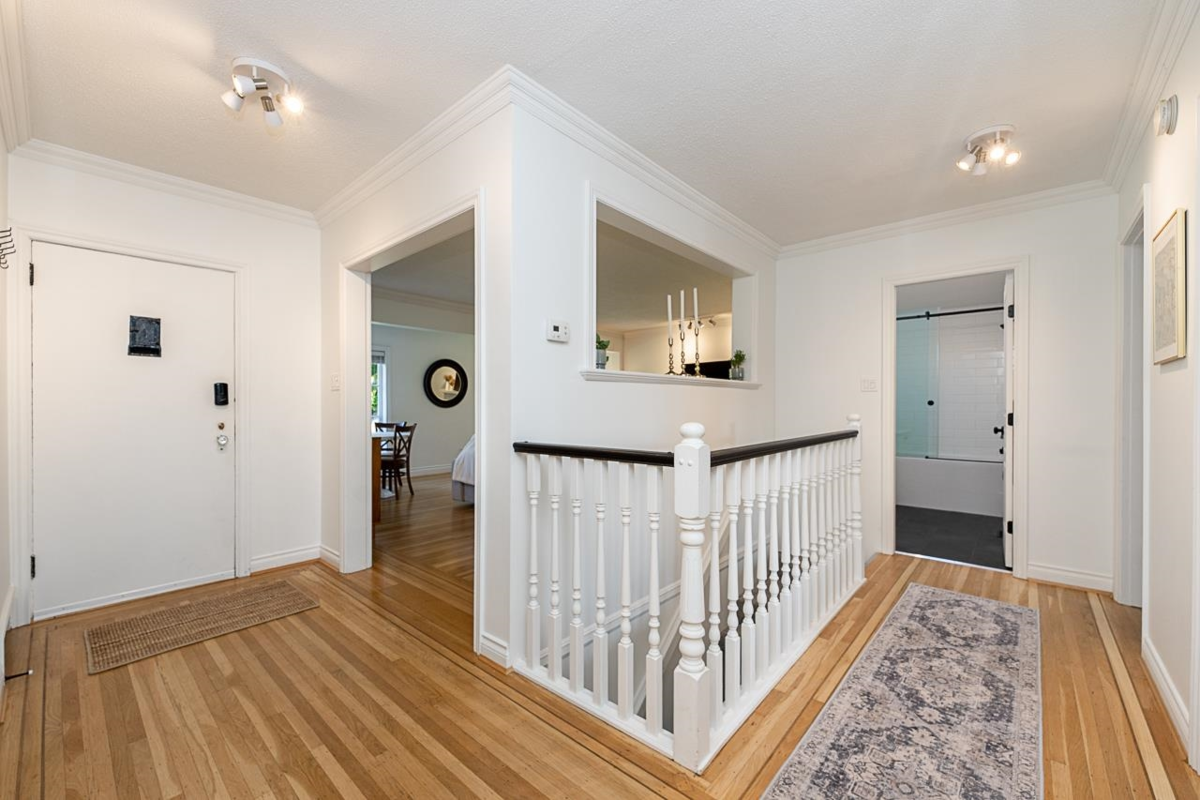 Hallway Photo of 1258 Jefferson Avenue, West Vancouver, BC